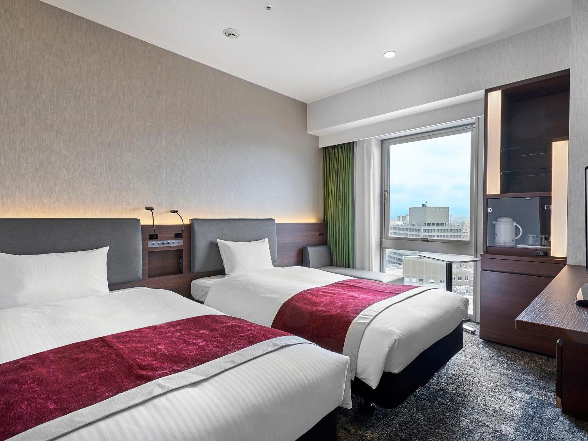 Daiwa Roynet Hotel Toyama-Ekimae מראה חיצוני תמונה