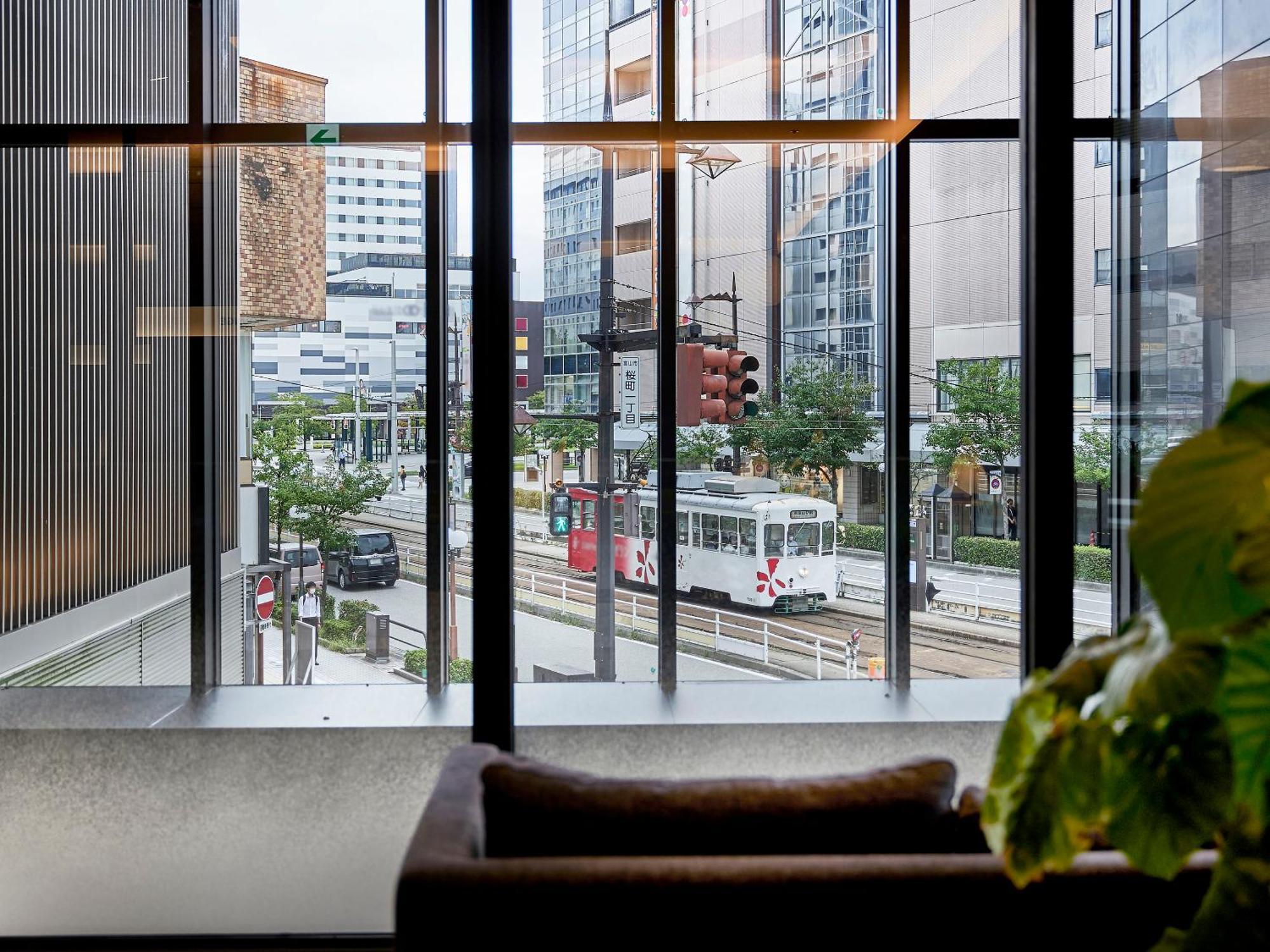 Daiwa Roynet Hotel Toyama-Ekimae מראה חיצוני תמונה